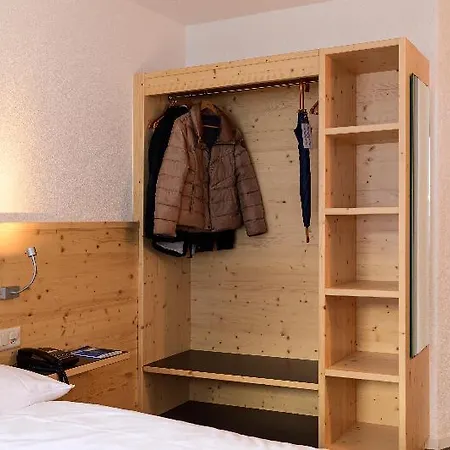 Jungfrau Lodge, Swiss Mountain Отель Гриндельвальд